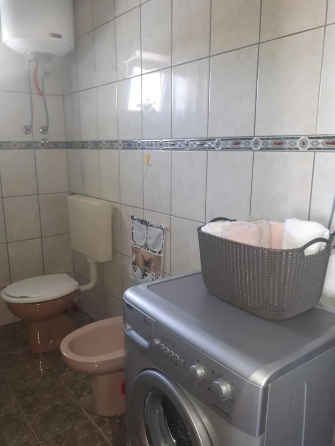Apartment Ana 로고즈니차 외부 사진