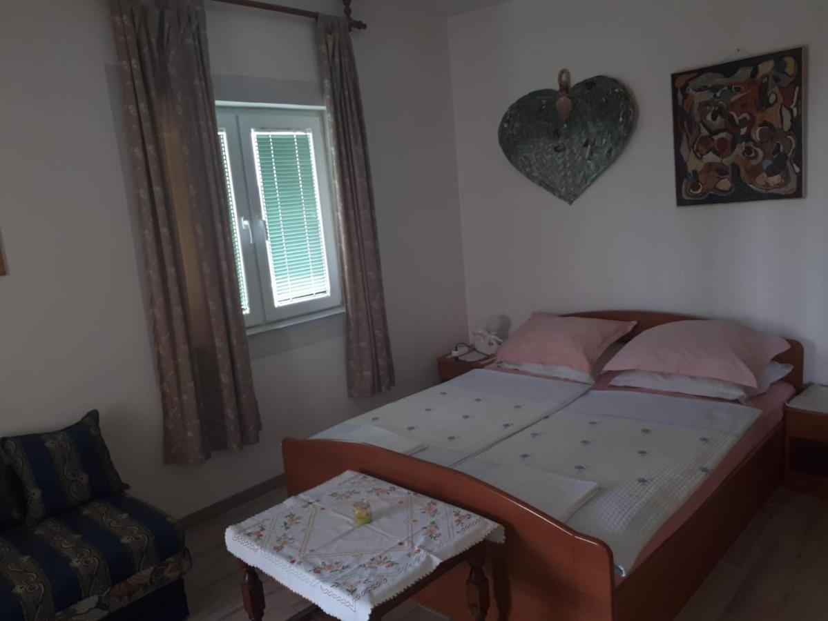 Apartment Ana 로고즈니차 외부 사진